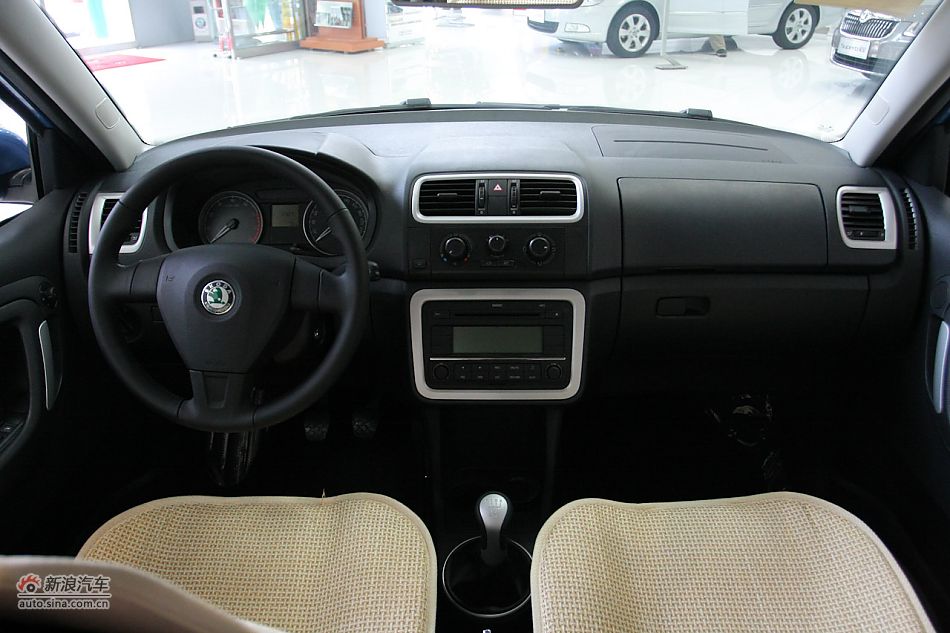 2011款晶锐1.6手动酷黑版