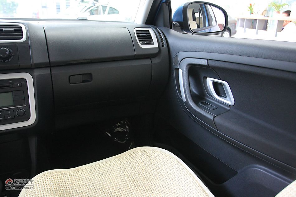 2011款晶锐1.6手动酷黑版