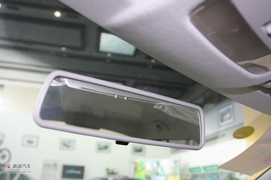 2011款晶锐1.6手动酷黑版