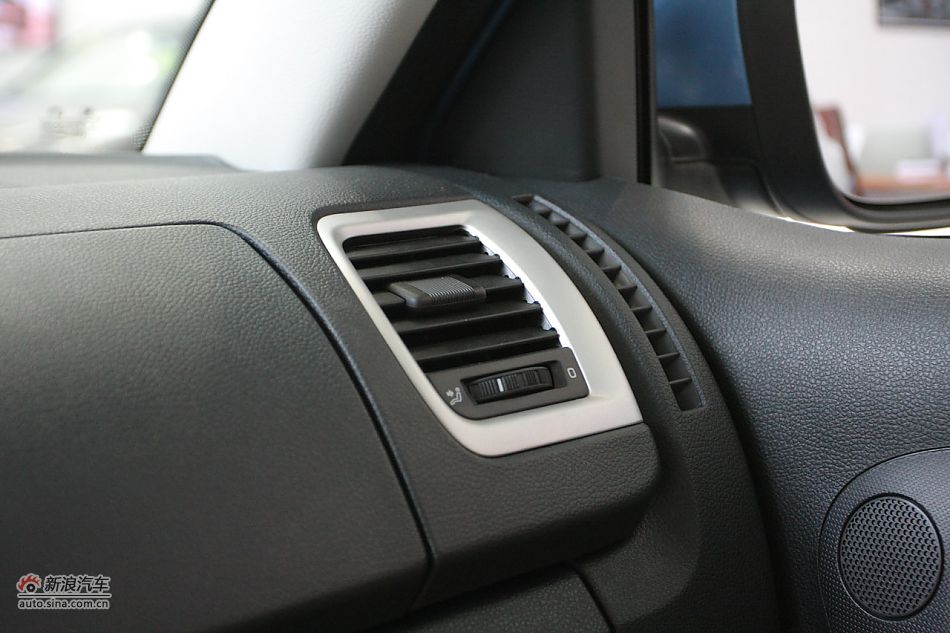 2011款晶锐1.6手动酷黑版