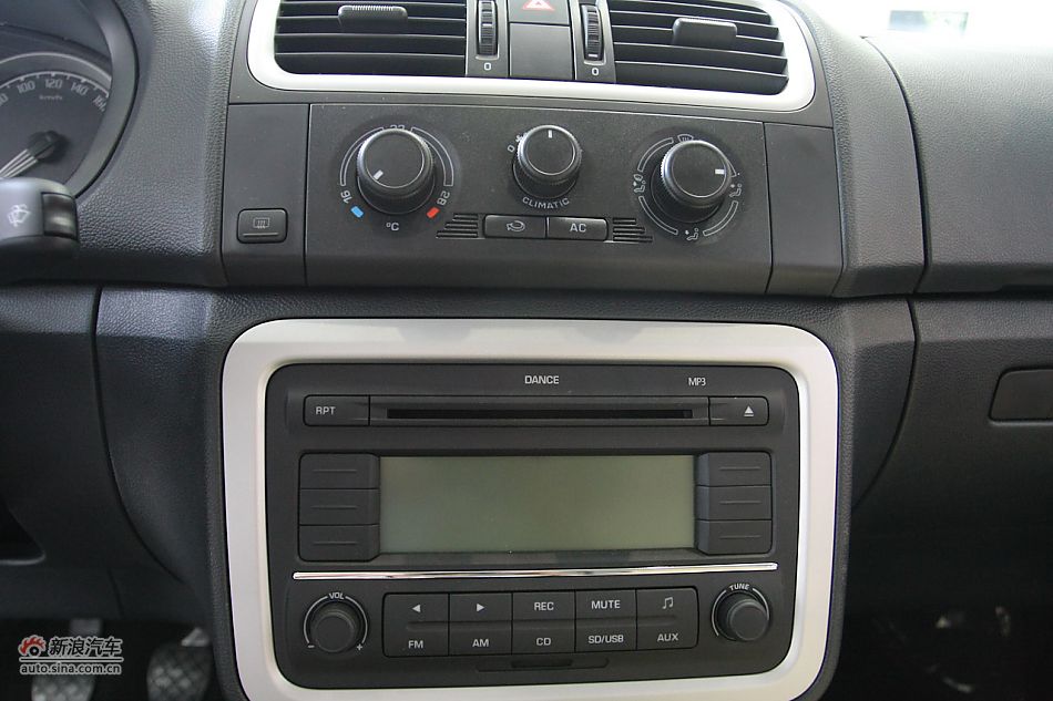 2011款晶锐1.6手动酷黑版