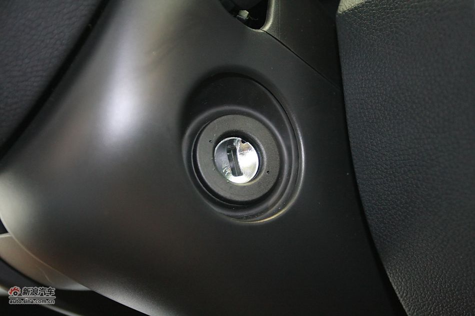 2011款晶锐1.6手动酷黑版