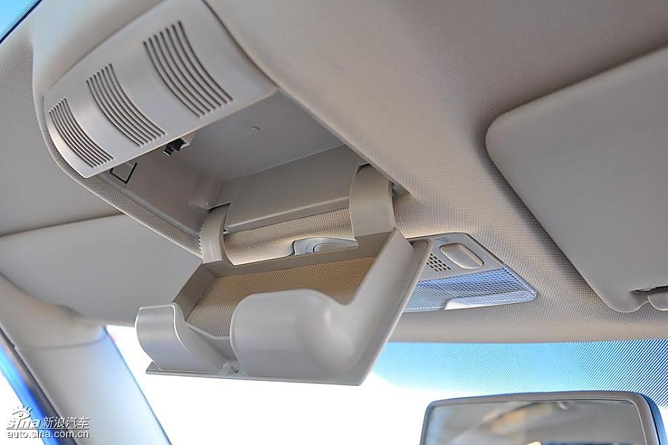 新浪试驾斯柯达Fabia晶锐内饰实拍图