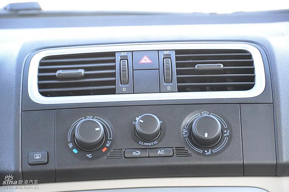 新浪试驾斯柯达Fabia晶锐内饰实拍图