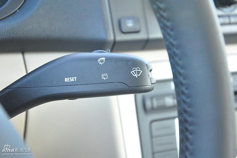 新浪试驾斯柯达Fabia晶锐内饰实拍图