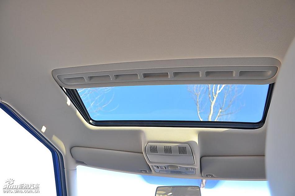 新浪试驾斯柯达Fabia晶锐内饰实拍图