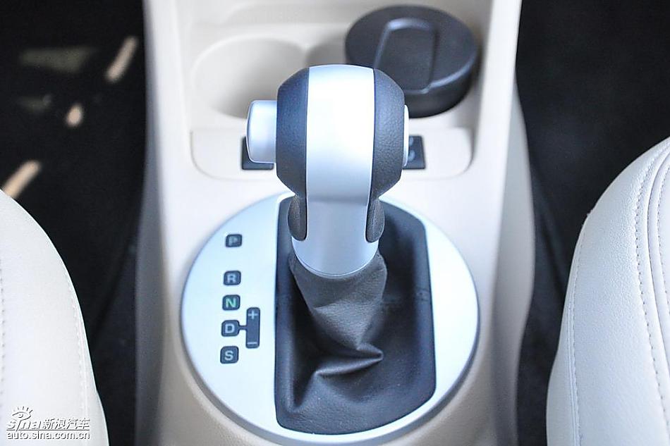 新浪试驾斯柯达Fabia晶锐内饰实拍图