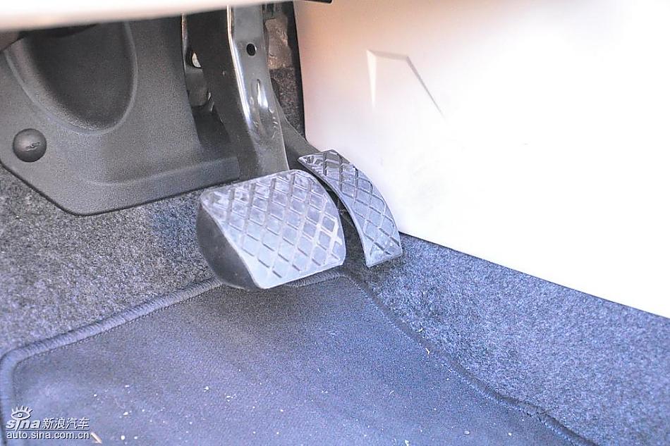 新浪试驾斯柯达Fabia晶锐内饰实拍图