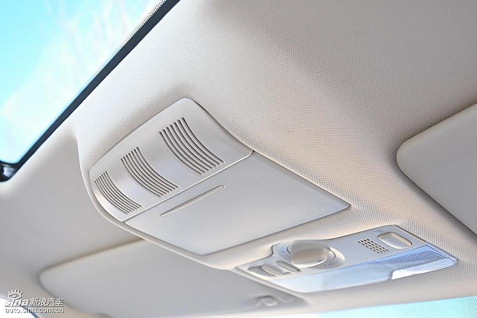 新浪试驾斯柯达Fabia晶锐内饰实拍图