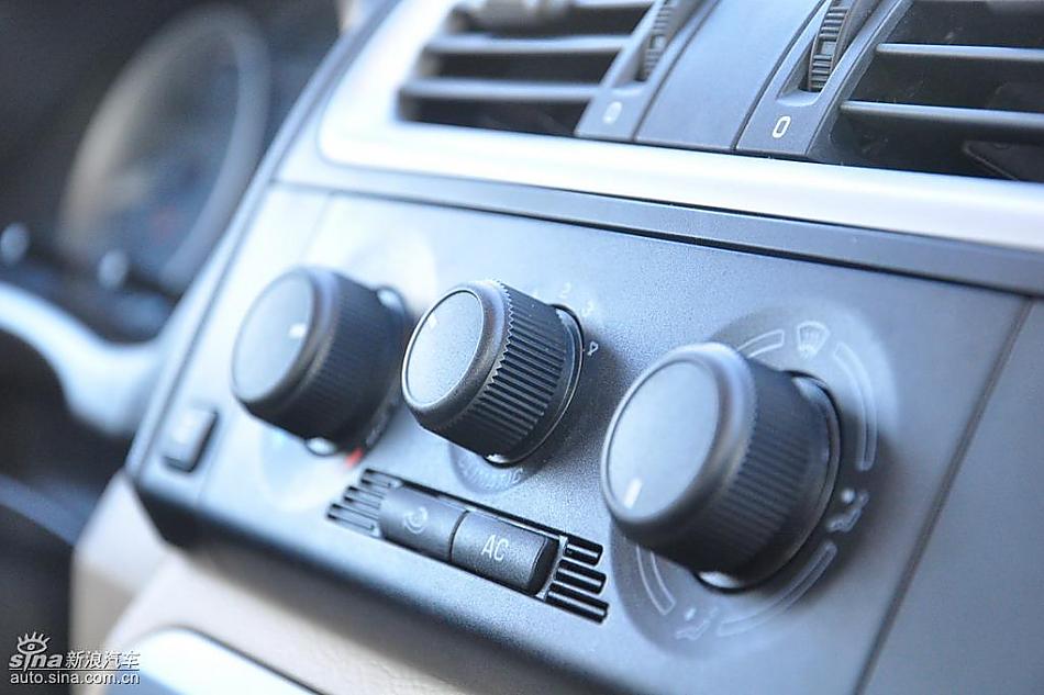 新浪试驾斯柯达Fabia晶锐内饰实拍图