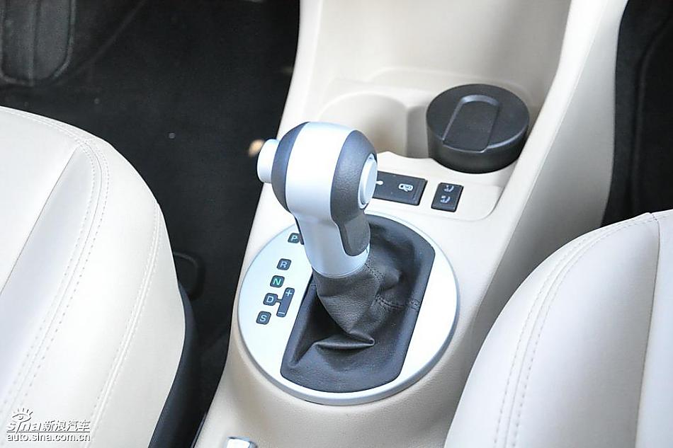 新浪试驾斯柯达Fabia晶锐内饰实拍图