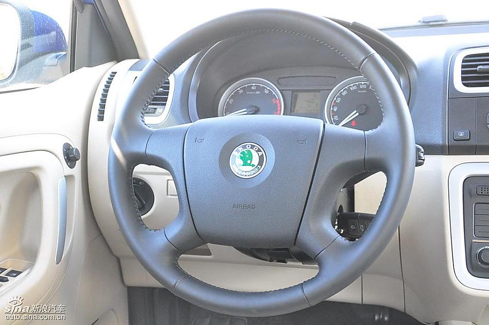 新浪试驾斯柯达Fabia晶锐内饰实拍图