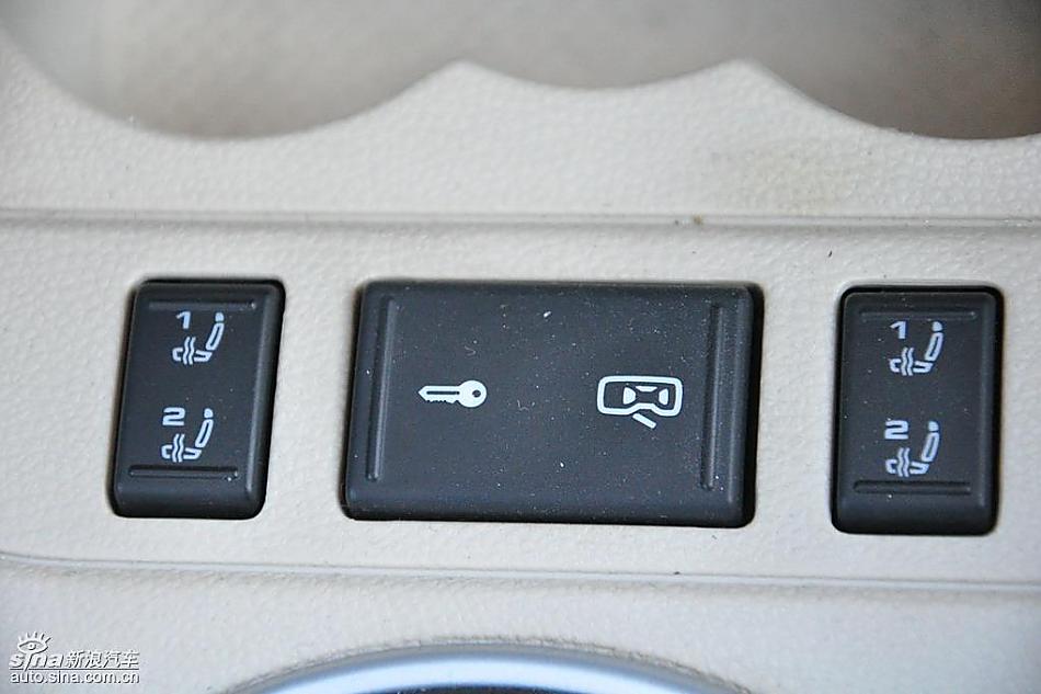 新浪试驾斯柯达Fabia晶锐内饰实拍图