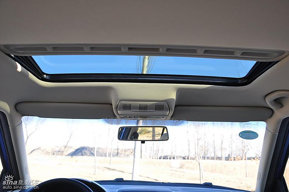 新浪试驾斯柯达Fabia晶锐内饰实拍图