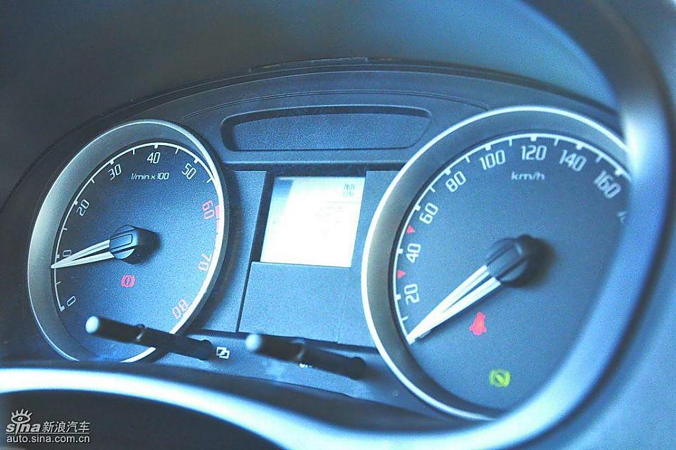 新浪试驾斯柯达Fabia晶锐内饰实拍图