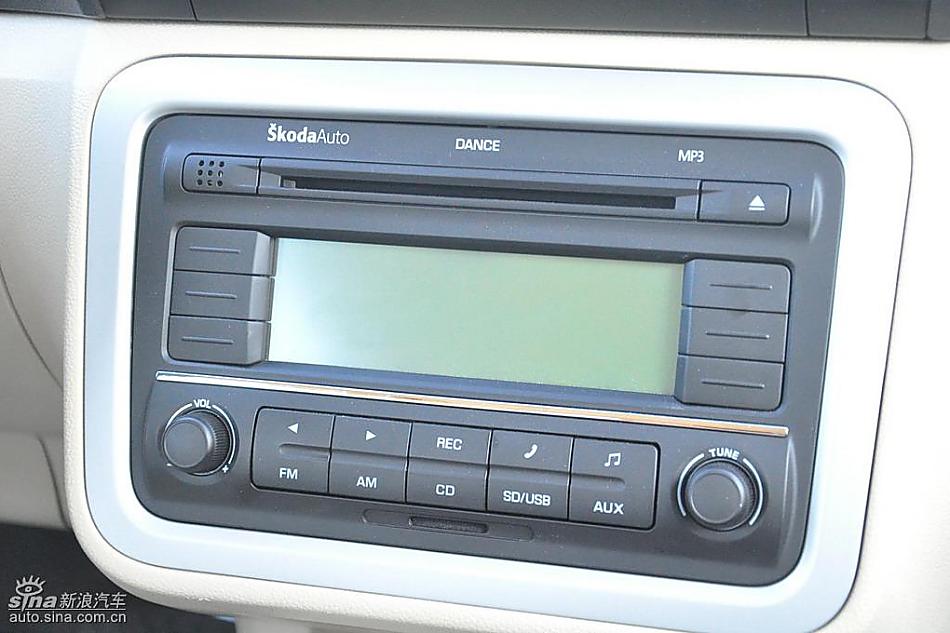 新浪试驾斯柯达Fabia晶锐内饰实拍图