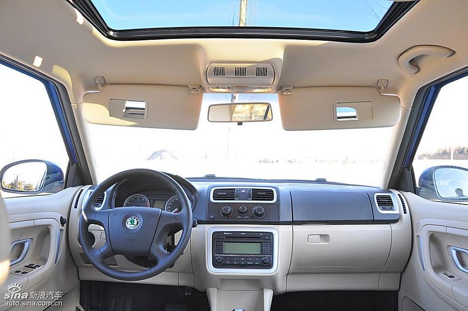 新浪试驾斯柯达Fabia晶锐内饰实拍图