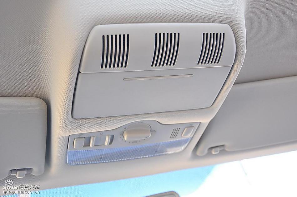 新浪试驾斯柯达Fabia晶锐内饰实拍图