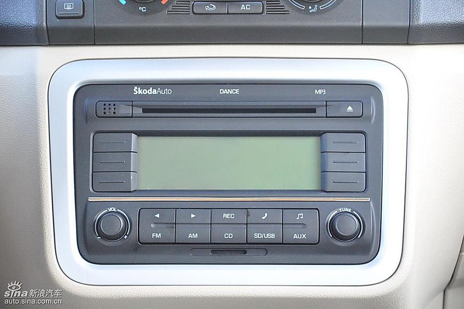 新浪试驾斯柯达Fabia晶锐内饰实拍图