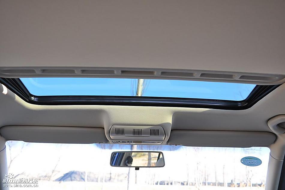 新浪试驾斯柯达Fabia晶锐内饰实拍图