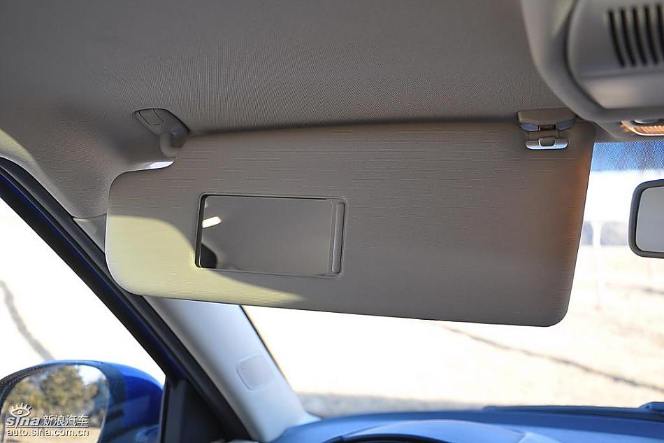 新浪试驾斯柯达Fabia晶锐内饰实拍图
