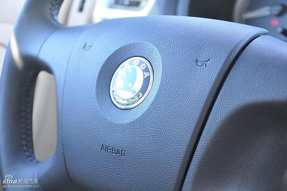 新浪试驾斯柯达Fabia晶锐内饰实拍图