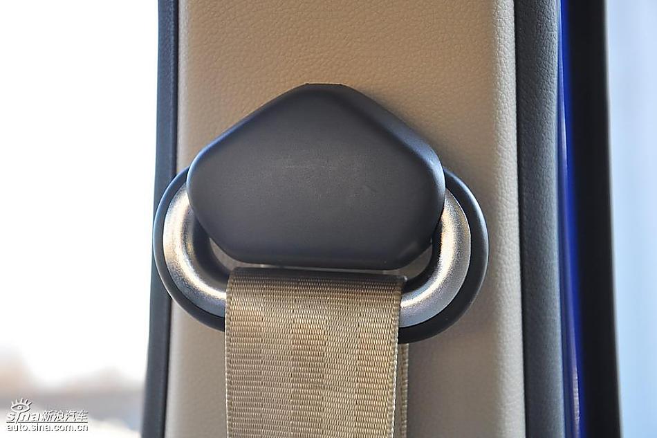 新浪试驾斯柯达Fabia晶锐内饰实拍图