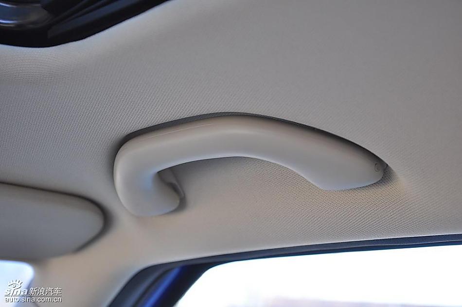 新浪试驾斯柯达Fabia晶锐内饰实拍图