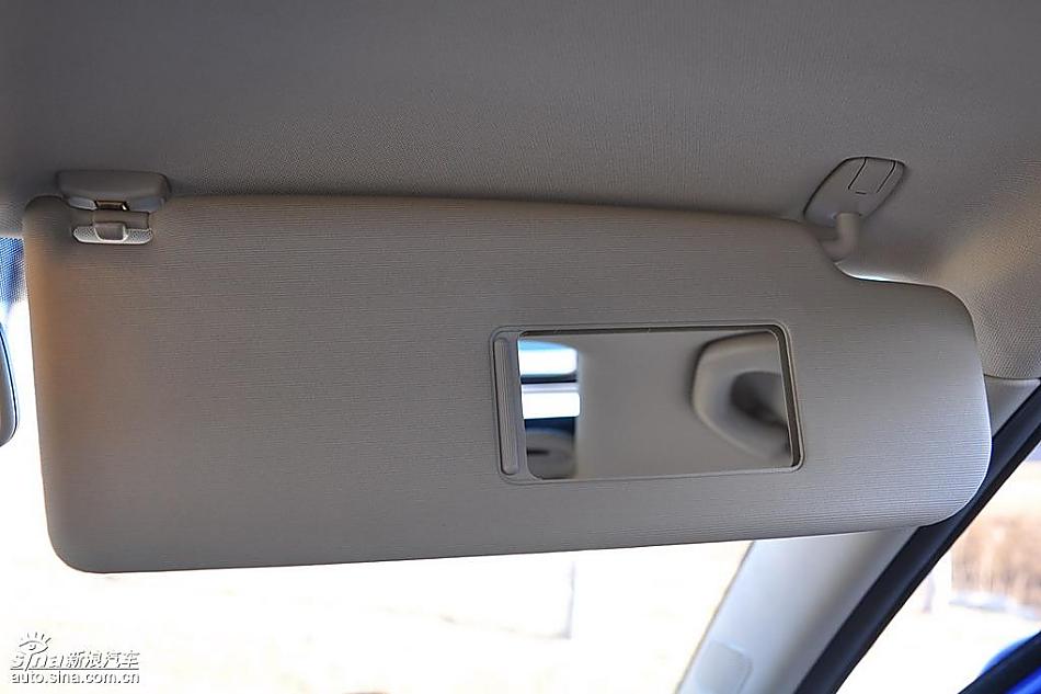 新浪试驾斯柯达Fabia晶锐内饰实拍图