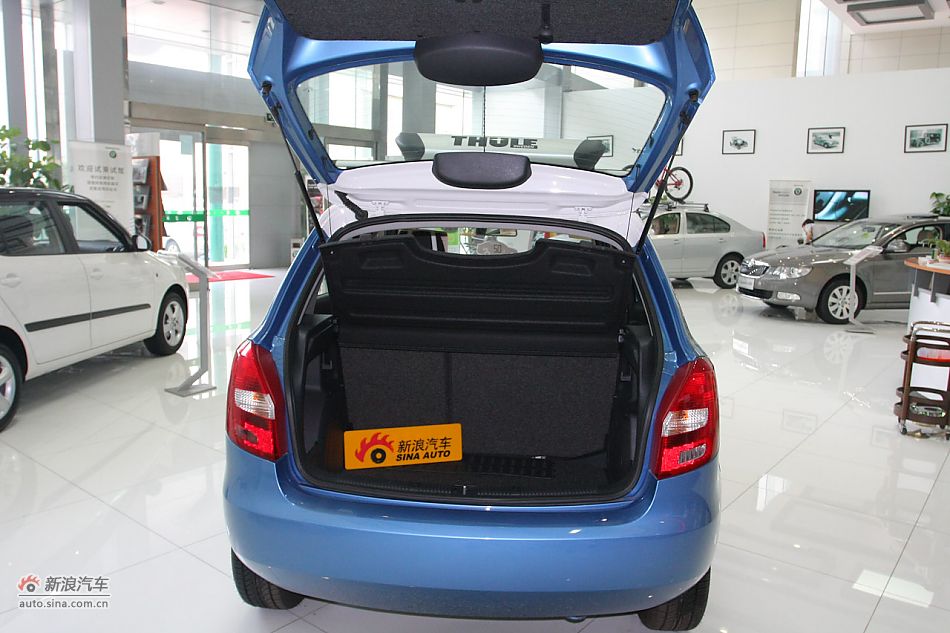 2011款晶锐1.6手动酷黑版