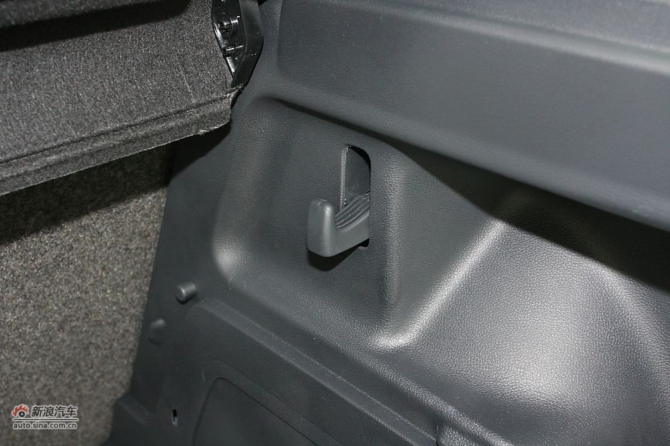 2011款晶锐1.6手动酷黑版