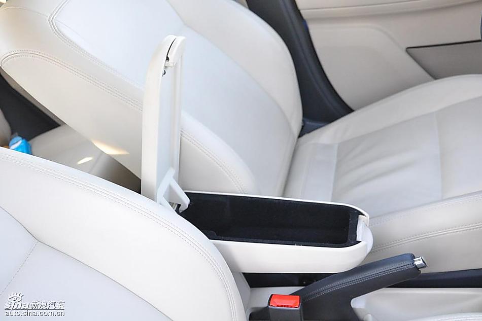 新浪试驾斯柯达Fabia晶锐内饰实拍图