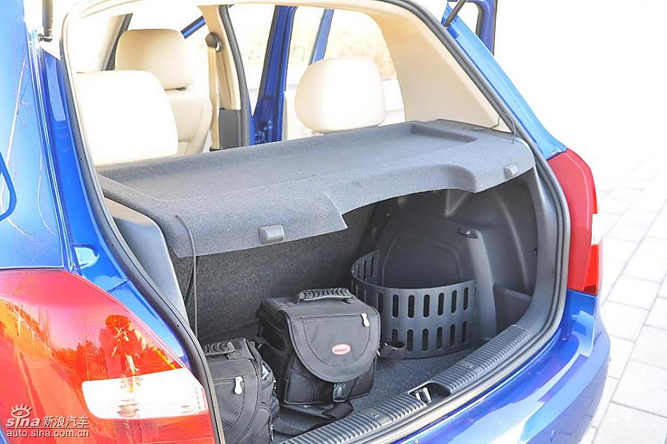 新浪试驾斯柯达Fabia晶锐内饰实拍图