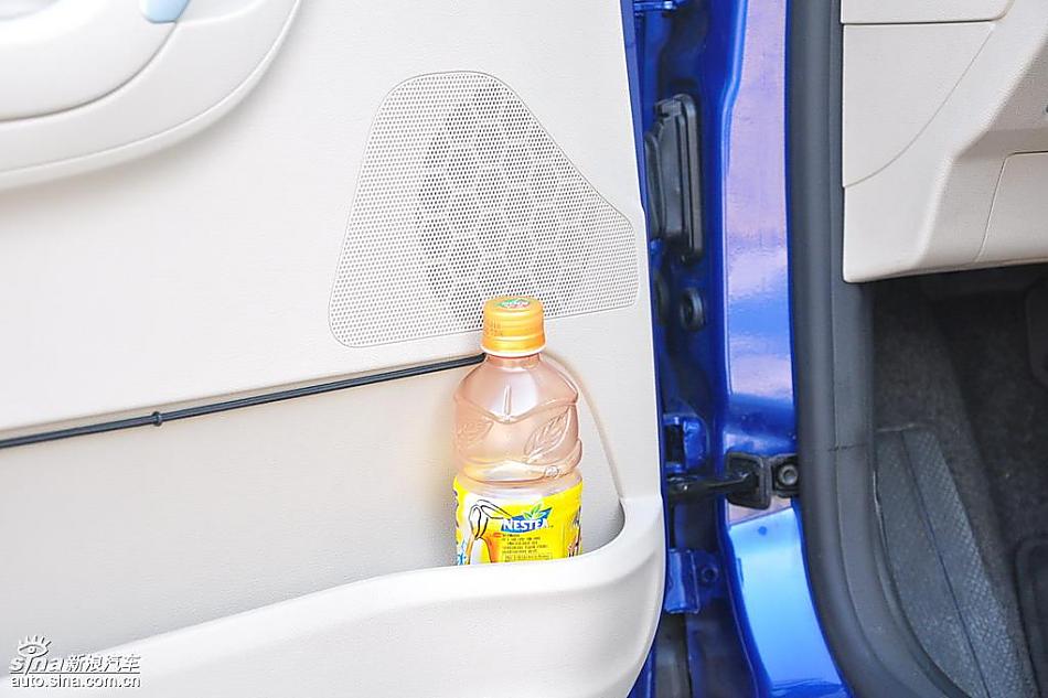 新浪试驾斯柯达Fabia晶锐内饰实拍图