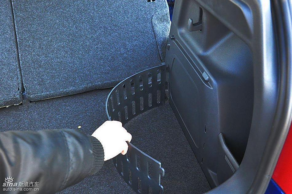 新浪试驾斯柯达Fabia晶锐内饰实拍图