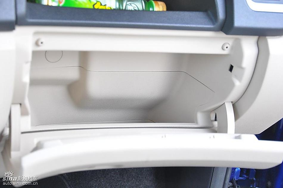 新浪试驾斯柯达Fabia晶锐内饰实拍图