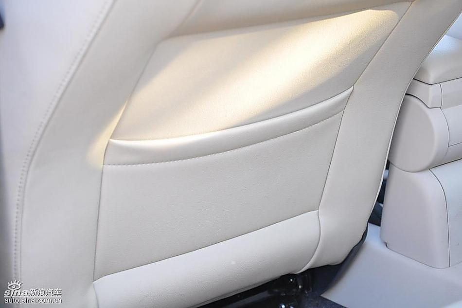 新浪试驾斯柯达Fabia晶锐内饰实拍图