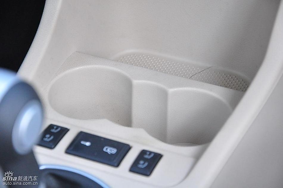 新浪试驾斯柯达Fabia晶锐内饰实拍图