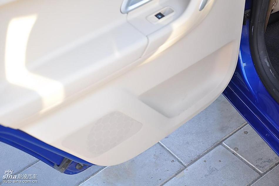 新浪试驾斯柯达Fabia晶锐内饰实拍图