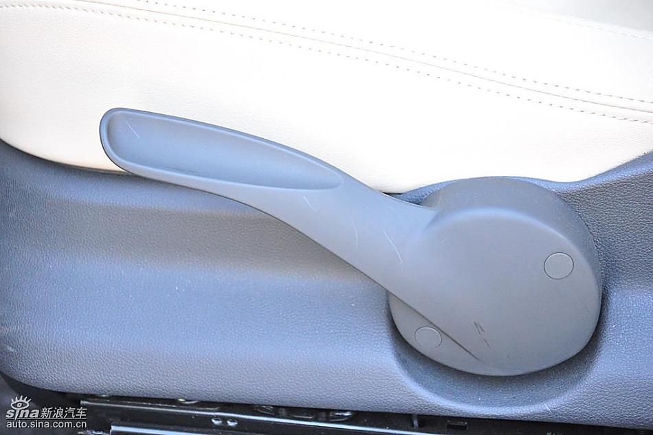 新浪试驾斯柯达Fabia晶锐内饰实拍图