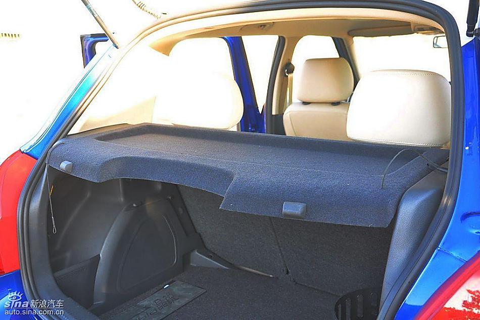 新浪试驾斯柯达Fabia晶锐内饰实拍图