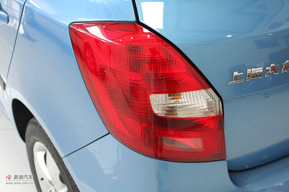 2011款晶锐1.6手动酷黑版