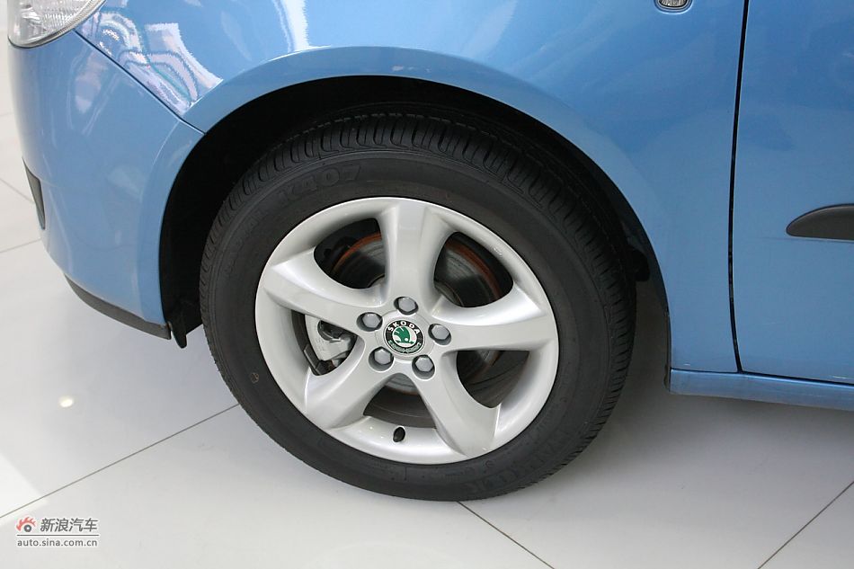 2011款晶锐1.6手动酷黑版