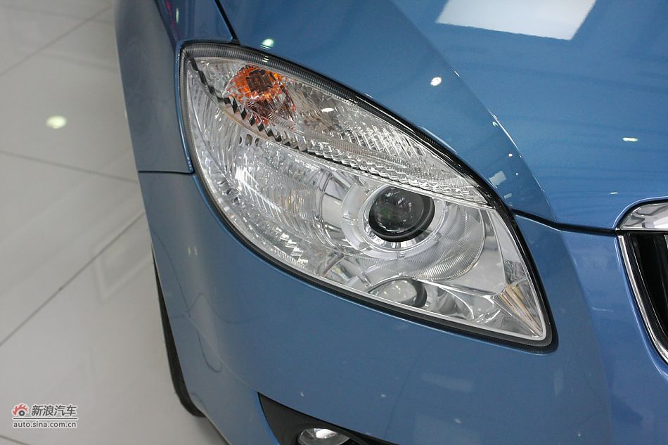 2011款晶锐1.6手动酷黑版