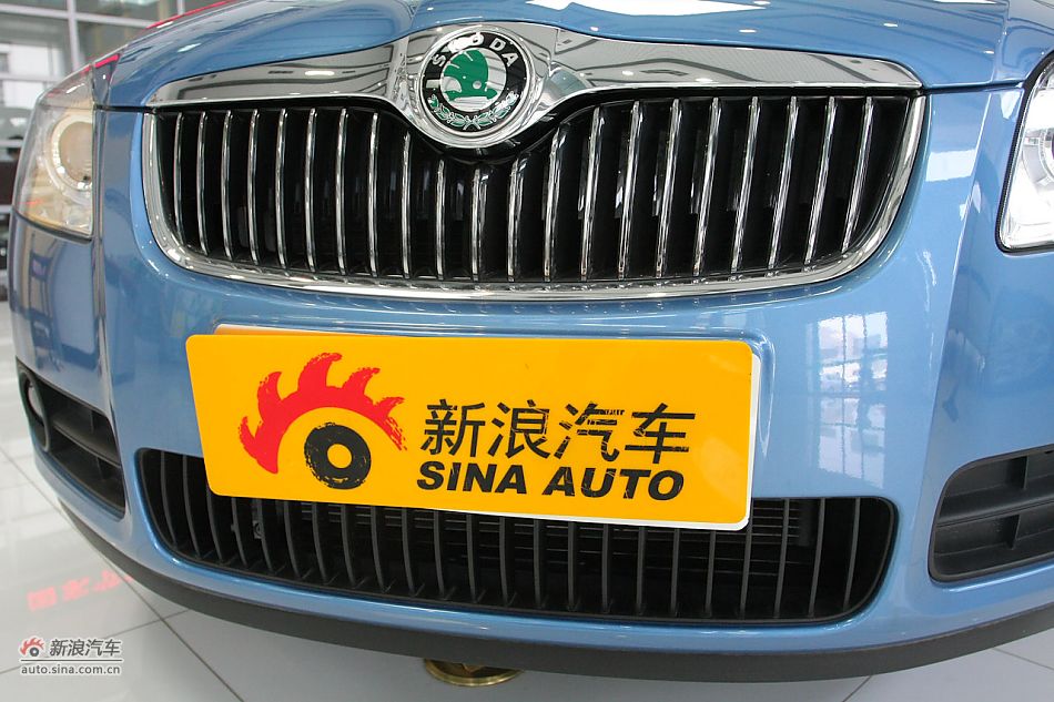 2011款晶锐1.6手动酷黑版