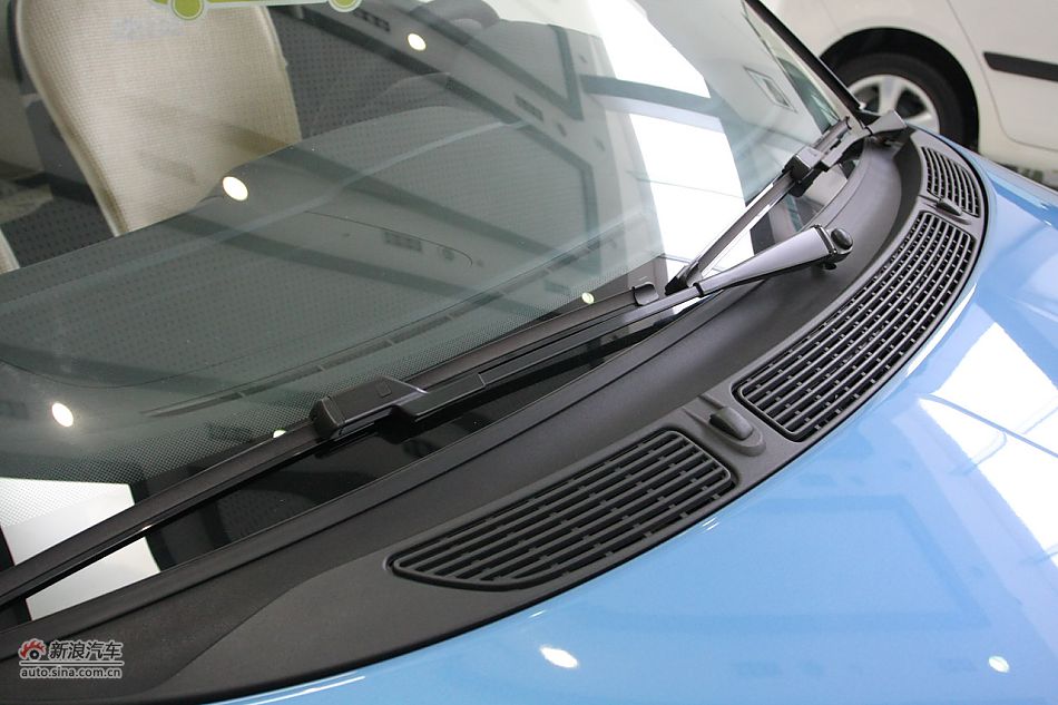 2011款晶锐1.6手动酷黑版