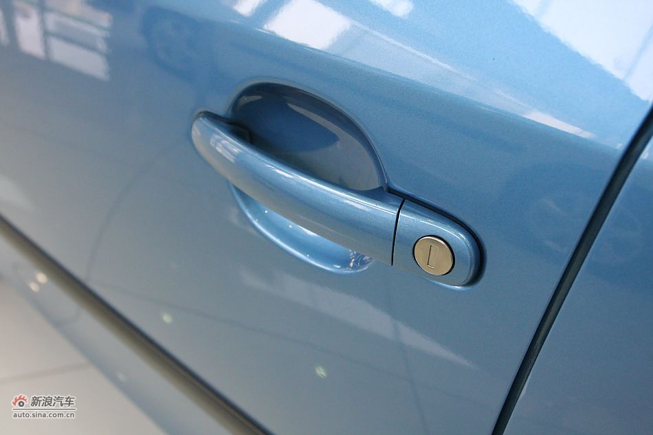 2011款晶锐1.6手动酷黑版