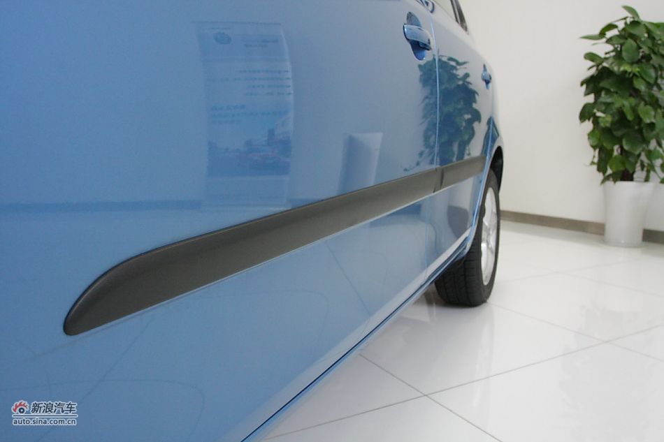 2011款晶锐1.6手动酷黑版