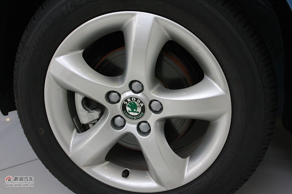 2011款晶锐1.6手动酷黑版