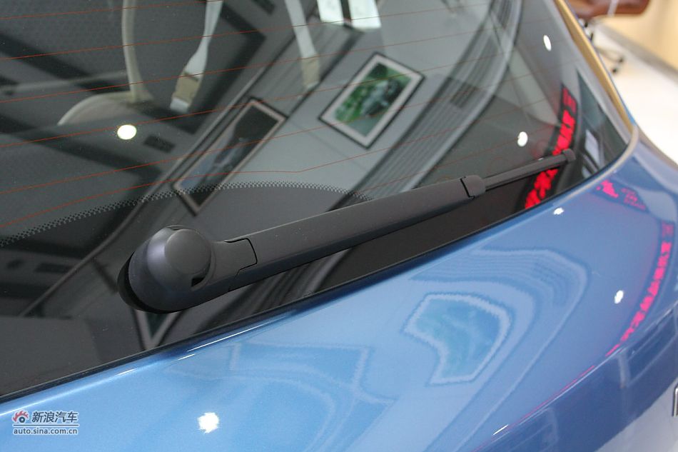 2011款晶锐1.6手动酷黑版